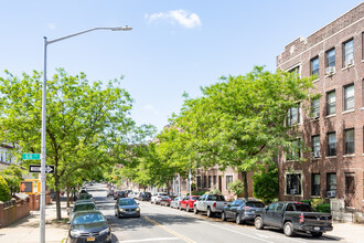 6802 Ridge Blvd in Brooklyn, NY - Foto de edificio - Building Photo