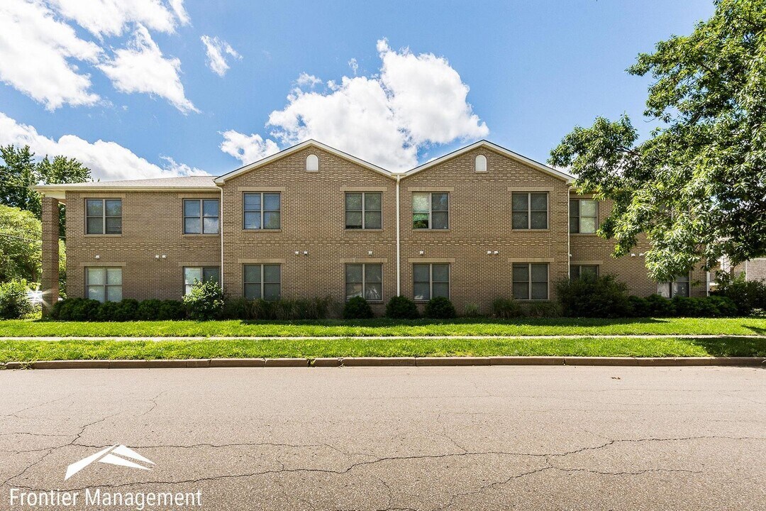 901 Moro St in Manhattan, KS - Building Photo