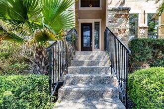 1231 Via Belcanto in San Antonio, TX - Building Photo - Building Photo