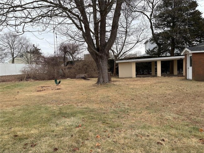 6 Boxwood Ave in Westerly, RI - Building Photo - Building Photo