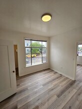 1049 56th St, Unit Lower in Oakland, CA - Foto de edificio - Building Photo