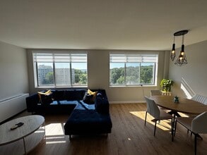 6641 Wakefield Dr, Unit 914 in Alexandria, VA - Foto de edificio - Building Photo