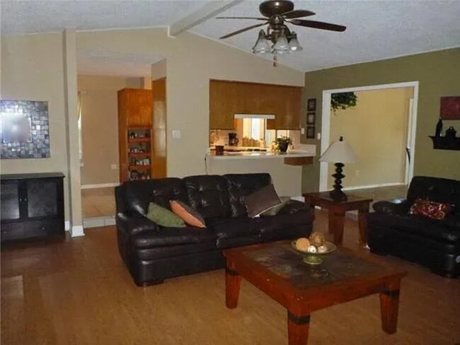 2717 Jewell Dr in Arlington, TX - Foto de edificio - Building Photo