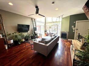 1700 N Talman Ave, Unit 2 in Chicago, IL - Building Photo - Building Photo