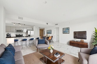 101 Via Mizner in Boca Raton, FL - Building Photo - Building Photo