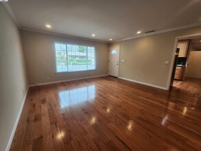 7048 Allegheny Dr in Dublin, CA - Building Photo - Building Photo