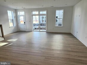 18101 Donatello Dr in Princeton, NJ - Building Photo - Building Photo