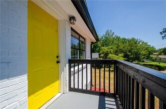 4244 Lindsey Dr in Decatur, GA - Building Photo - Building Photo