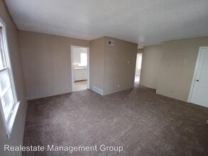 1912 N Grove St in Wichita, KS - Building Photo - Building Photo