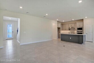 10369 Pk Ests Ave in Orlando, FL - Building Photo - Building Photo