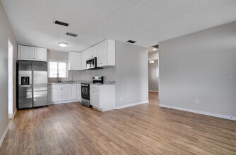 6741 Hibiscus Ave S in South Pasadena, FL - Building Photo - Building Photo