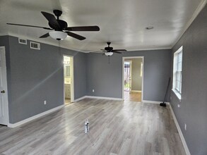 1903 Rosary Dr in New Orleans, LA - Foto de edificio - Building Photo