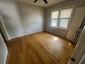 8559 S Bennett Ave in Chicago, IL - Building Photo - Building Photo