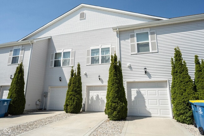 12015 Zircon Ln in Fishers, IN - Building Photo - Building Photo