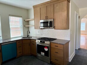 206 N Marion St, Unit 2 in Oak Park, IL - Building Photo - Building Photo