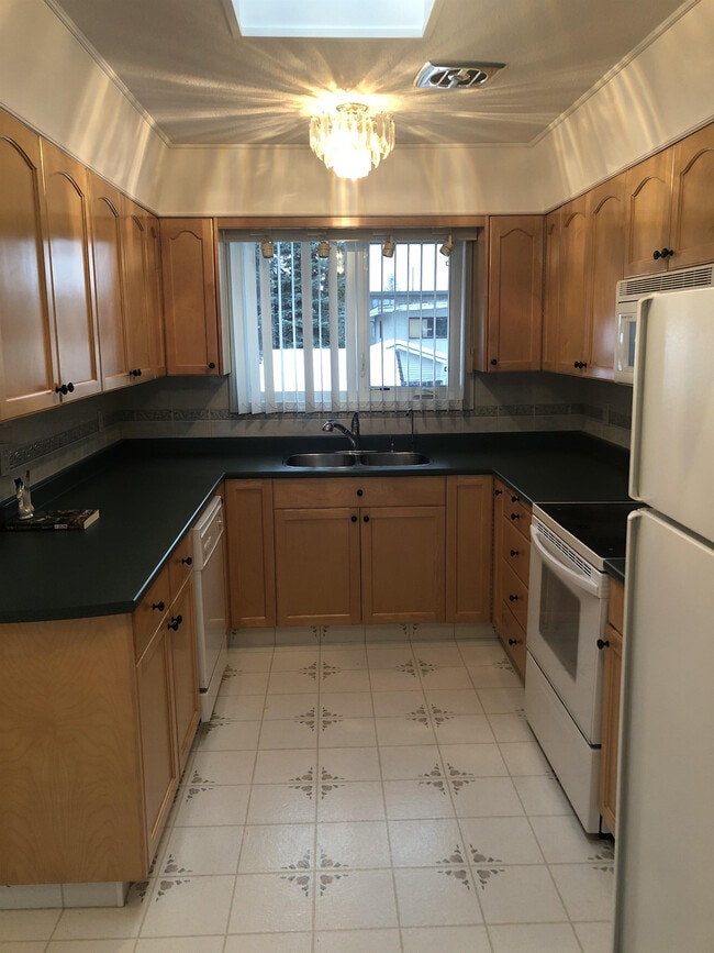 property at 1873 Tamarack St