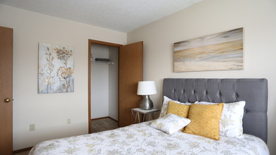 Woodside Place Apartments in Columbus, OH - Building Photo - Interior Photo