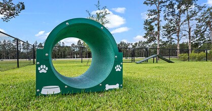 Kensington Woods Rental Homes in Spring Hill, FL - Foto de edificio - Building Photo