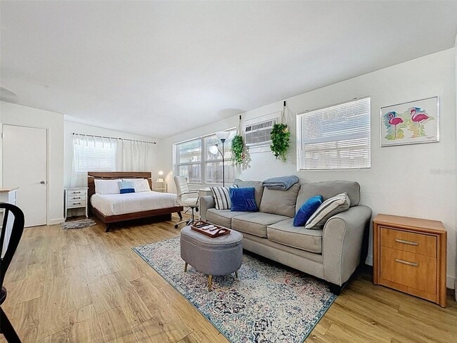 property at 1600 Pasadena Dr
