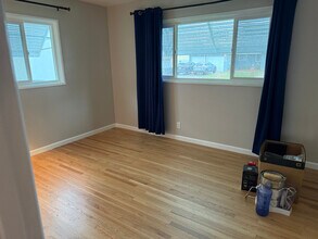 6261 E El Paseo St in Long Beach, CA - Foto de edificio - Building Photo