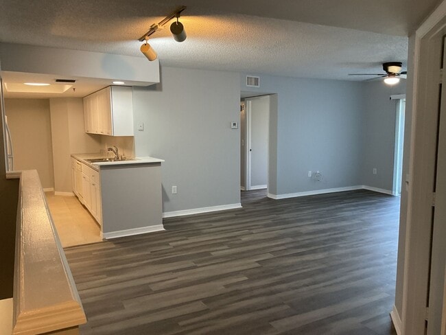 property at 4199 N Haverhill Rd