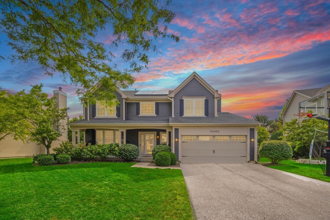 34062 N Sulkey Dr in Gages Lake, IL - Building Photo