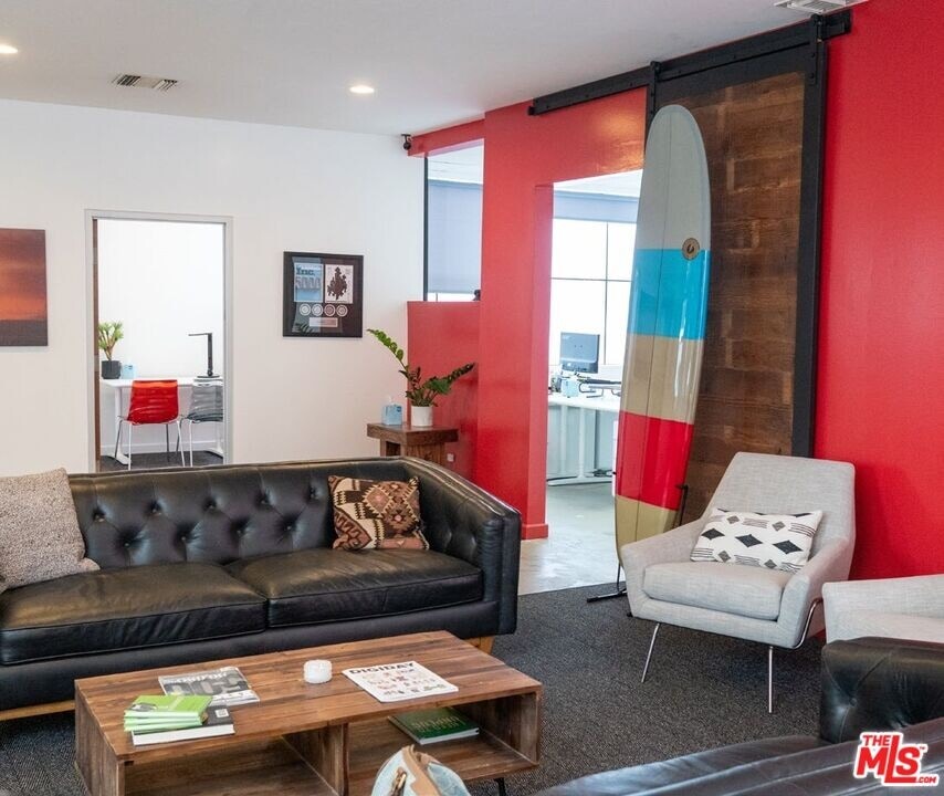 2218 Main St in Santa Monica, CA - Building Photo