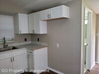 916 NW 2nd St photo'