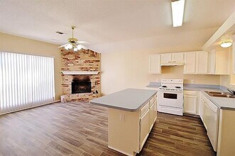 948 Applewood Dr in Cedar Hill, TX - Building Photo - Building Photo