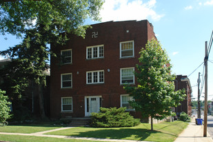 281 Lyndhurst Pl Apartments