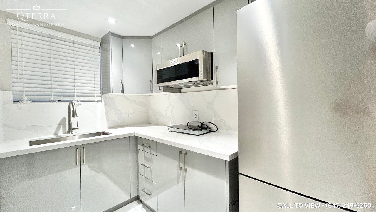 131 Mcwilliams Cres in Oakville, ON - Building Photo