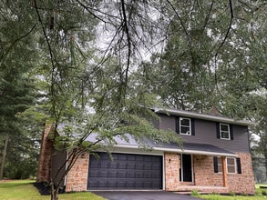 6580 Fairway Dr W in Fayetteville, PA - Building Photo - Building Photo