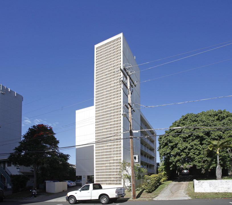 Poki Terrace in Honolulu, HI - Building Photo