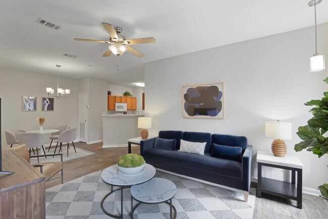 Majestic Oaks in Pensacola, FL - Building Photo - Building Photo