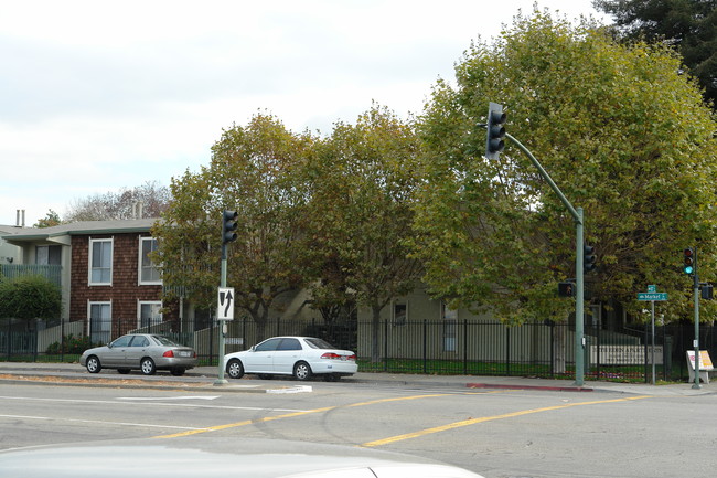 Beth Eden Apartments in Oakland, CA - Foto de edificio - Building Photo