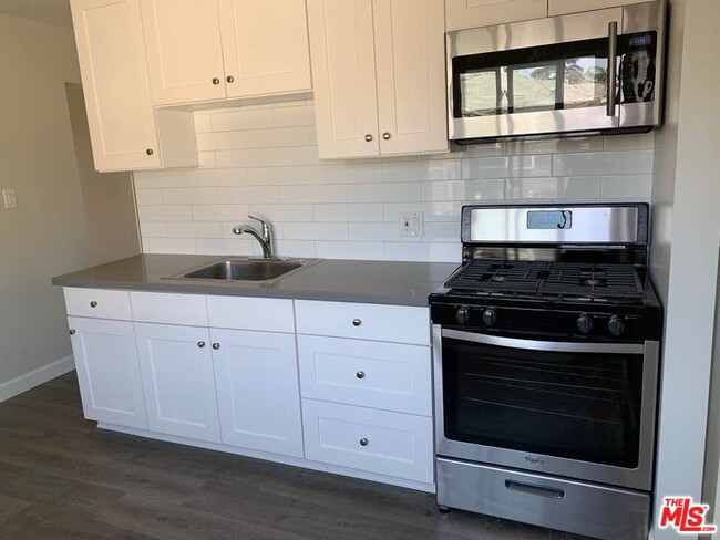 3717 Raymond Ave in Los Angeles, CA - Building Photo - Building Photo