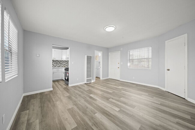 6515-6521 S Avalon Blvd in Los Angeles, CA - Building Photo - Building Photo