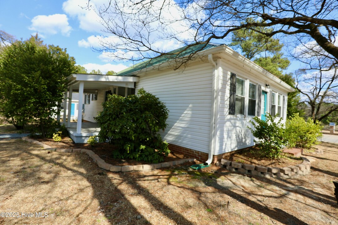 704 Saunders Ave in Aberdeen, NC - Building Photo