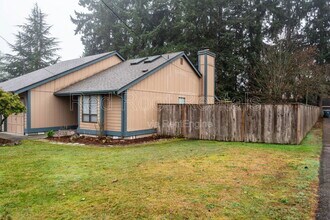 13702 14th Ave S in Tacoma, WA - Building Photo - Building Photo