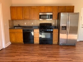 528 47th St in Union City, NJ - Building Photo