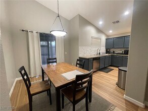 10270 Spider Rock Ave in Las Vegas, NV - Building Photo - Building Photo