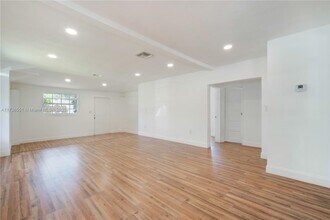 2246 Cleveland St in Hollywood, FL - Building Photo - Building Photo