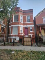 3327 W Evergreen Ave in Chicago, IL - Building Photo