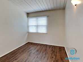 4323-4333 Gresham St in San Diego, CA - Foto de edificio - Building Photo