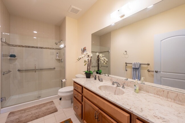 18 Kennsington Ct in Riverhead, NY - Building Photo - Building Photo