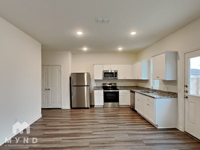 14462 Palm Ridge in San Antonio, TX - Building Photo - Building Photo