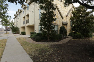 Residential Condos in Dallas, TX - Building Photo - Building Photo