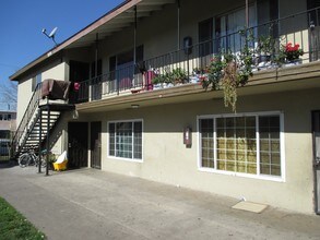 805 S Townsend St in Santa Ana, CA - Building Photo - Building Photo