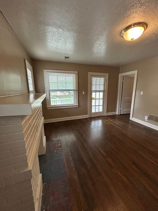 5405-5407 Harrison St in Kansas City, MO - Foto de edificio - Building Photo