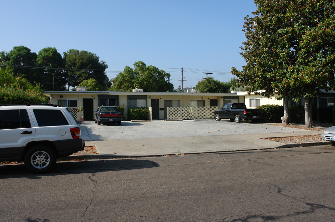 1365 Kristie Ln in El Cajon, CA - Building Photo